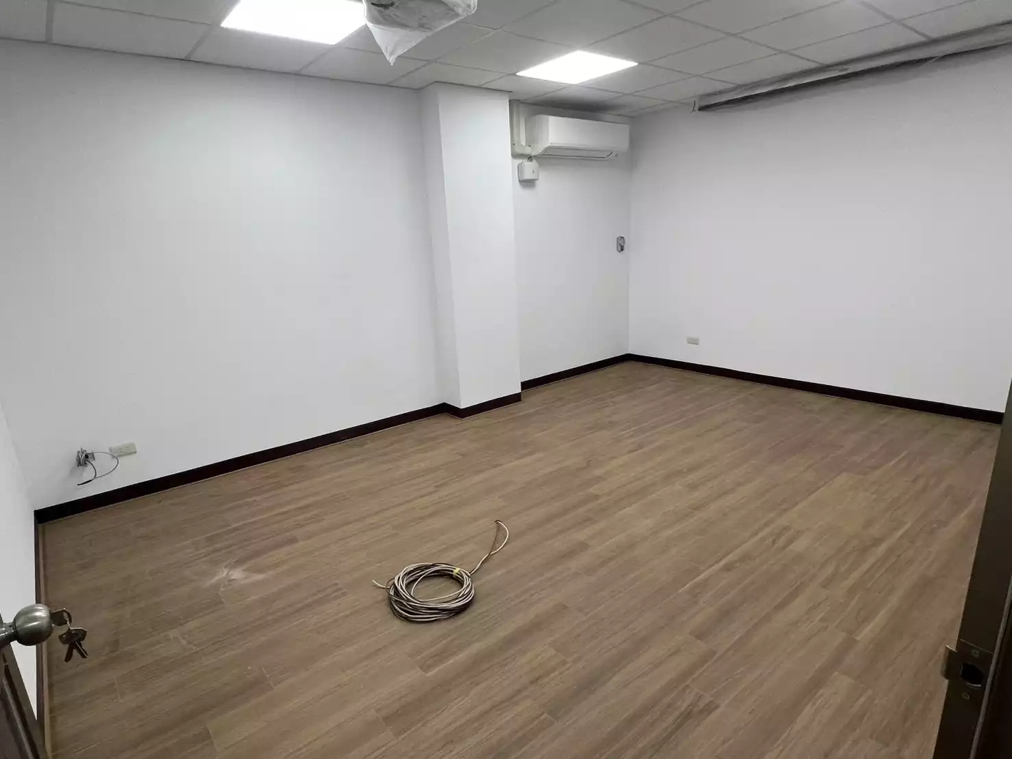 辦公室水電配線